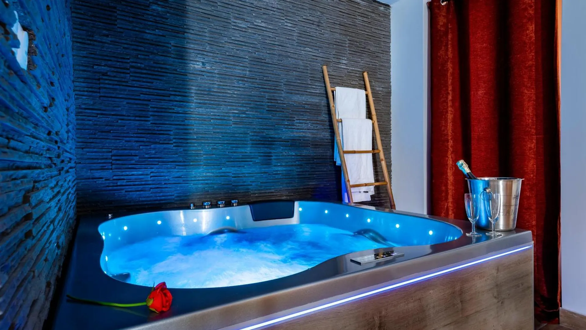 Loft Romantique - Spa Privatif - Spa Noctambulles Hyères Appartement